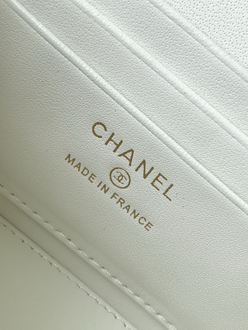 Ch**el cosmetic bags